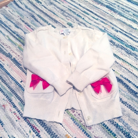 AMAZING CONDITION White Cardigan Pink Bows on Pockets - Picture 2 of 6